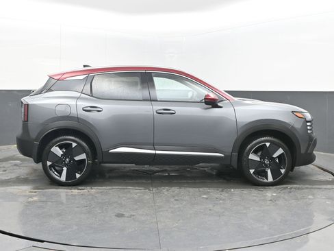 New 2026 Nissan Kicks SR w/ SR Premium Package FWD image 8