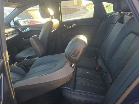 Used 2023 Audi Q4 e-tron Prestige image 16