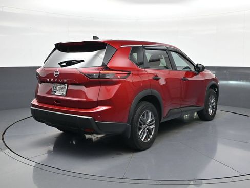 Used 2025 Nissan Rogue S FWD image 10