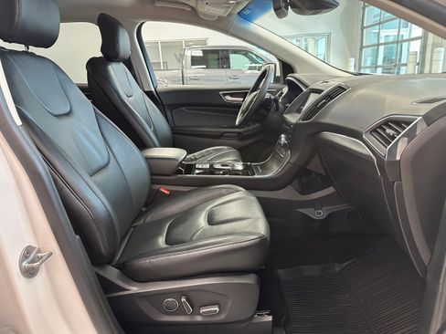 Used 2019 Ford Edge Titanium w/ Cold Weather Package AWD/4WD image 15