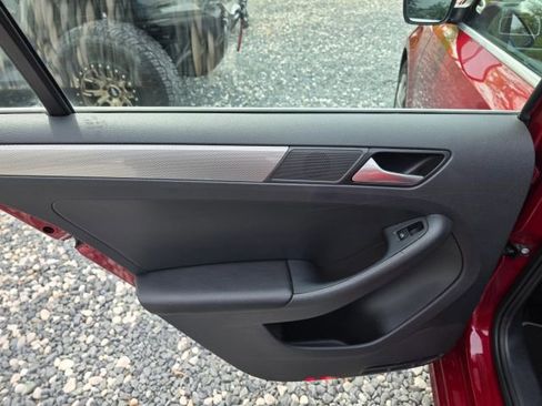 Used 2017 Volkswagen Jetta S image 18