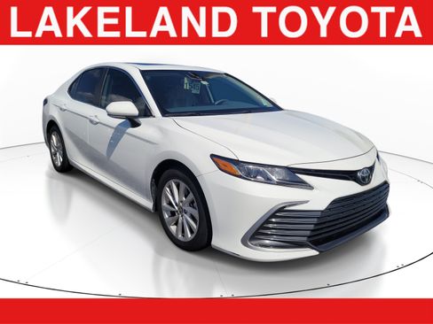 Used 2024 Toyota Camry LE w/ Convenience Package FWD image 1