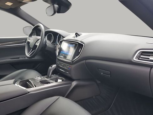 Used 2020 Maserati Ghibli image 14