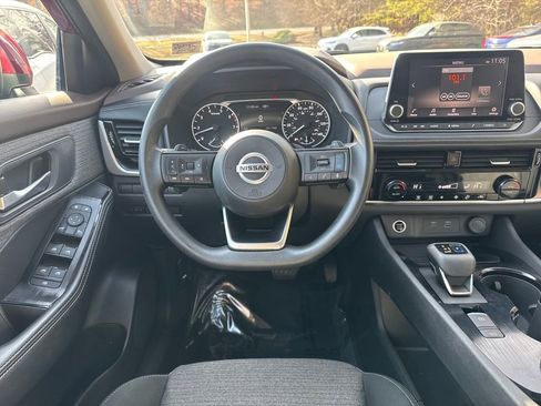 Used 2021 Nissan Rogue SV image 16