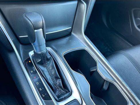 Used 2018 Honda Accord EX image 16