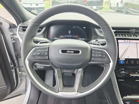 Used 2024 Jeep Grand Cherokee L Limited w/ Black Appearance Package image 22