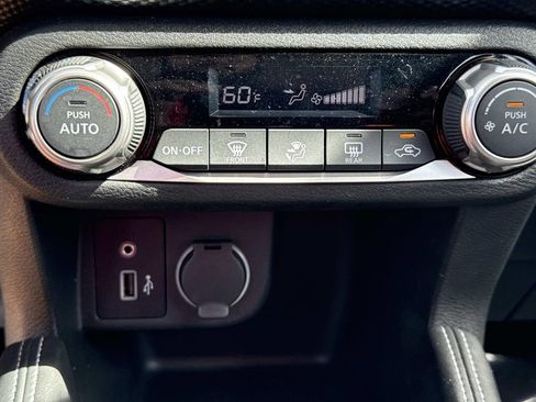 Certified 2020 Nissan Kicks SV image 23