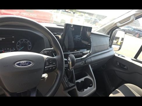 Used 2023 Ford Transit 350 XLT image 4