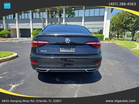 Used 2019 Volkswagen Jetta R-Line w/ R-Line Cold Weather Package FWD image 4