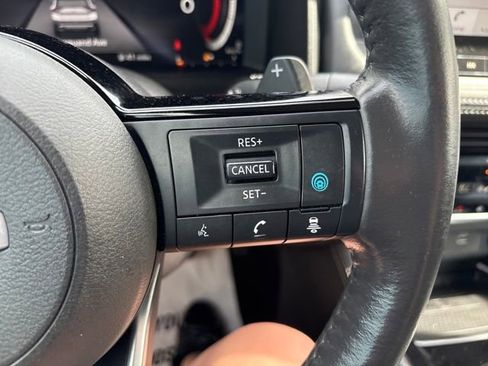 Used 2021 Nissan Rogue Platinum image 13