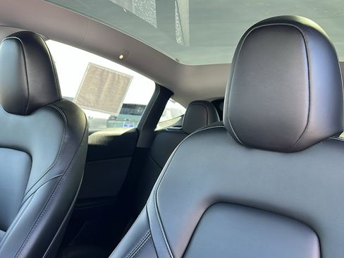 Used 2023 Tesla Model Y Long Range AWD/4WD image 18