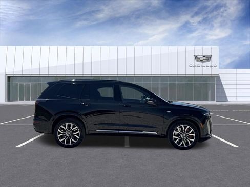 Certified 2023 Cadillac XT6 Sport w/ Technology Package AWD/4WD image 2