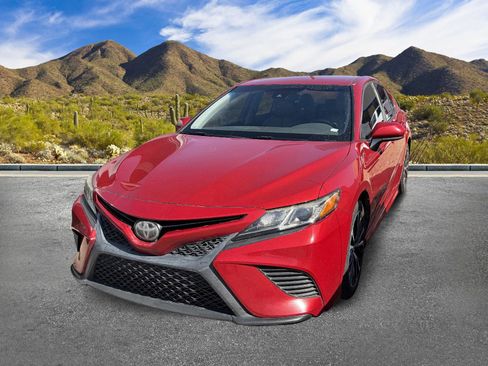 Used 2019 Toyota Camry SE w/ Carpet Mat Package FWD image 14