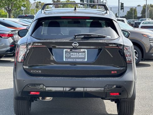 New 2025 Nissan Kicks SR image 5