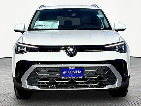 New 2026 Volkswagen Taos SE image 2