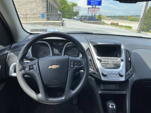 Used 2017 Chevrolet Equinox LS AWD/4WD image 23