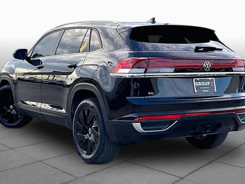 Used 2024 Volkswagen Atlas Cross Sport SE FWD image 12