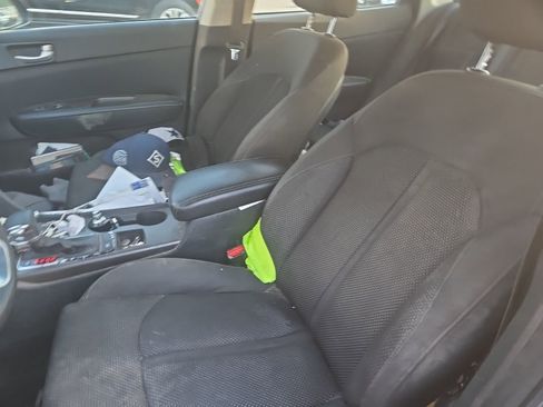 Used 2019 Kia Optima LX image 4