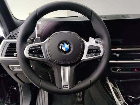 Used 2026 BMW X7 xDrive40i w/ M Sport Package image 16