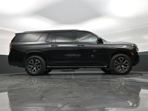 Used 2024 Chevrolet Suburban Z71 w/ Luxury Package AWD/4WD image 25
