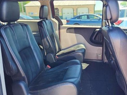 Used 2017 Dodge Grand Caravan SXT w/ Rear Park Assist Package FWD image 15