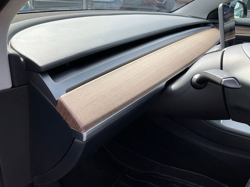 Used 2023 Tesla Model 3 Standard Range image 19