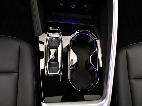 Used 2025 Audi Q5 Premium w/ Convenience Package image 29