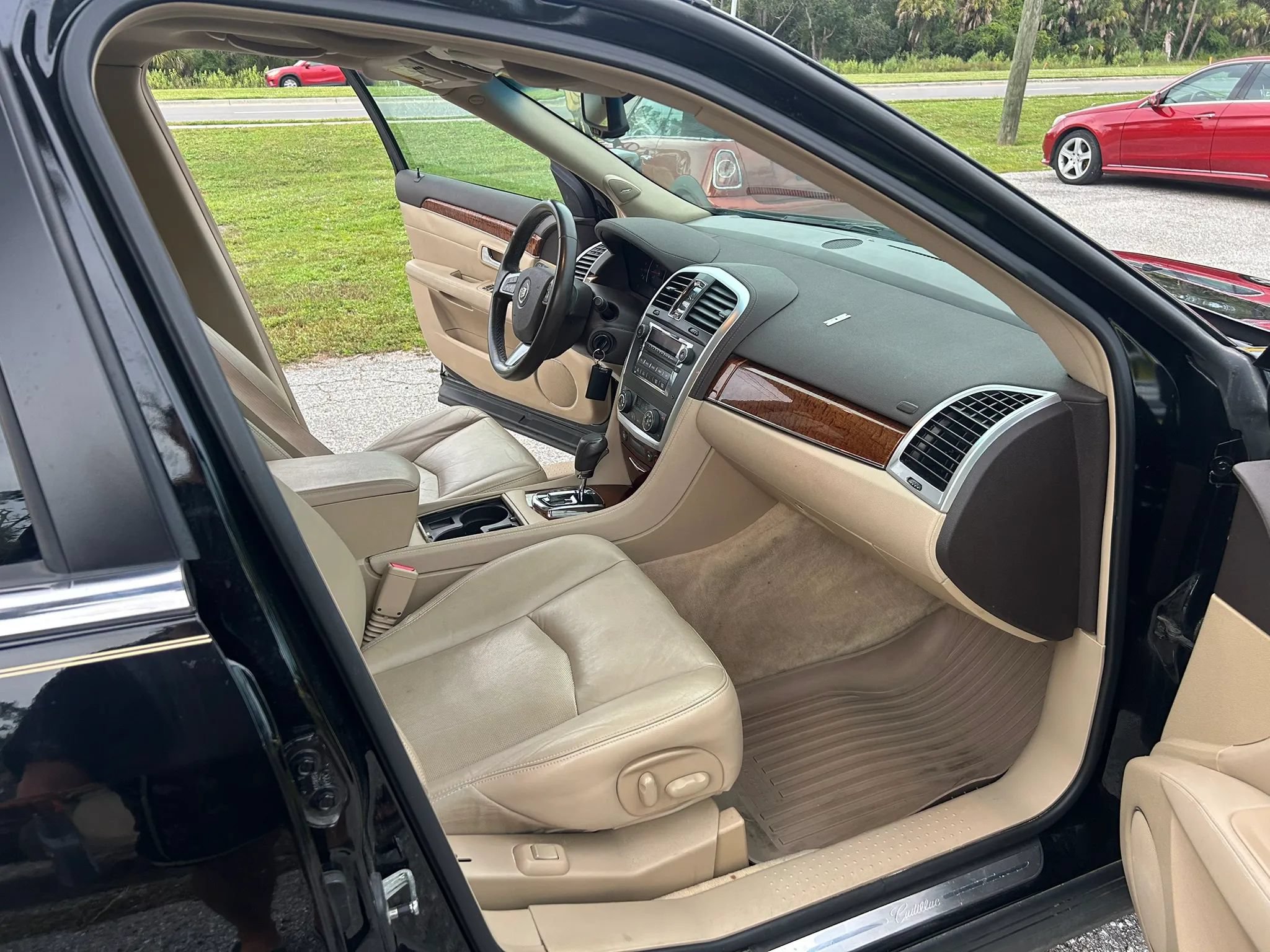 Used 2008 Cadillac SRX AWD w/ Utility Package image 8