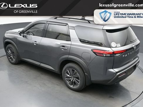 Used 2022 Nissan Pathfinder SV FWD image 22