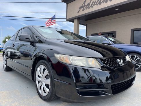 Used 2010 Honda Civic LX image 1