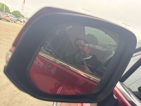 Used 2021 Toyota Highlander LE FWD image 12