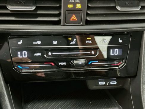 Used 2025 Volkswagen Jetta Sport FWD image 24