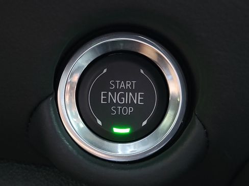 Used 2025 Chevrolet Tahoe Z71 AWD/4WD image 17