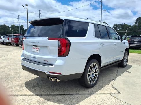 New 2026 GMC Yukon Denali w/ Denali Reserve Package AWD/4WD image 7