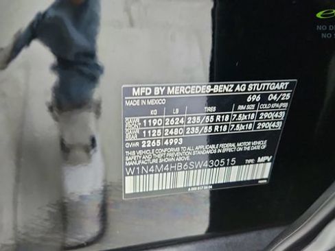 Used 2025 Mercedes-Benz GLB 250 4MATIC w/ Exclusive Package image 67