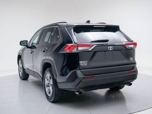 Used 2025 Toyota RAV4 XLE AWD/4WD image 12