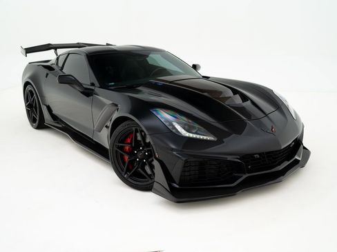 Used 2019 Chevrolet Corvette ZR1 RWD image 1