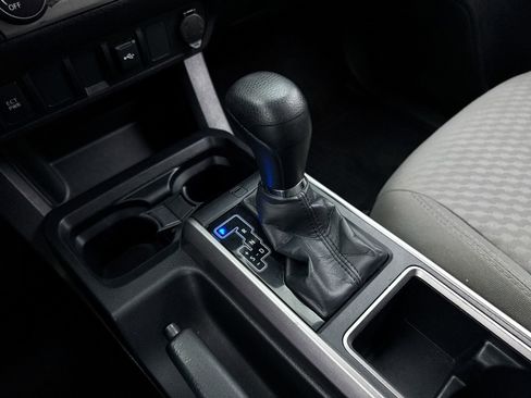 Used 2022 Toyota Tacoma SR5 image 23