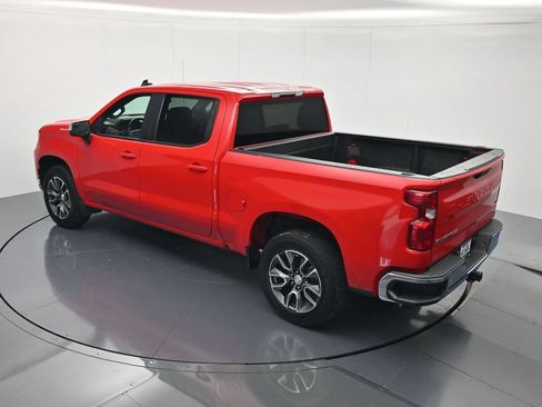 Used 2022 Chevrolet Silverado 1500 LT AWD/4WD image 35