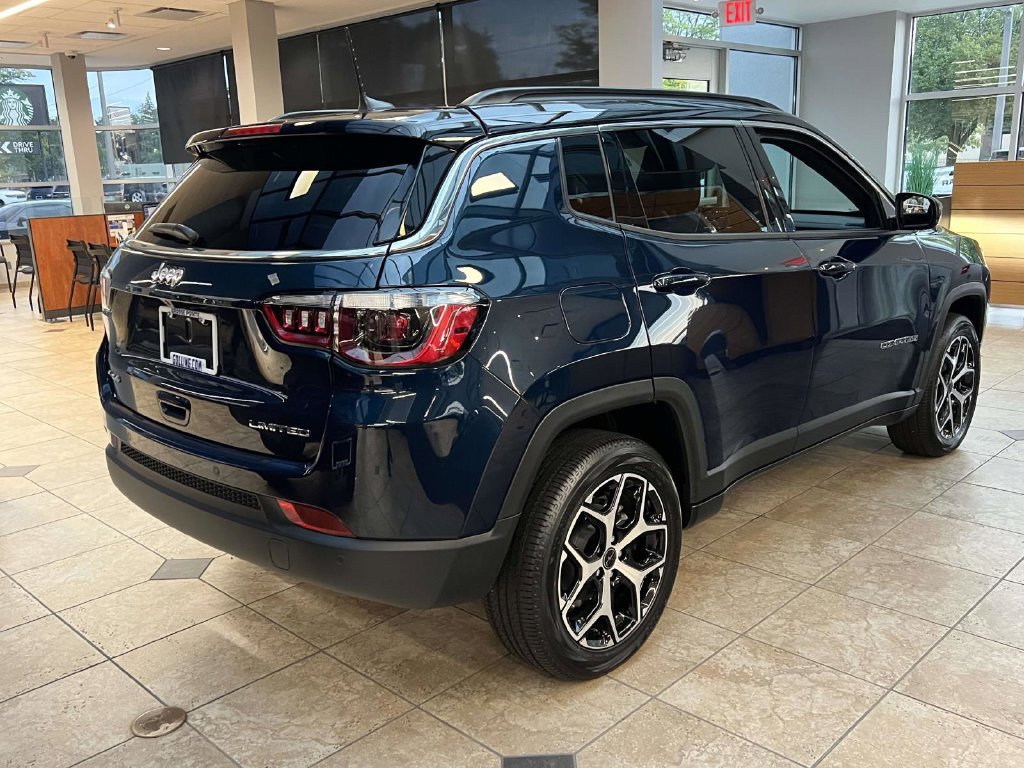 Used 2026 Jeep Compass Limited AWD/4WD image 5