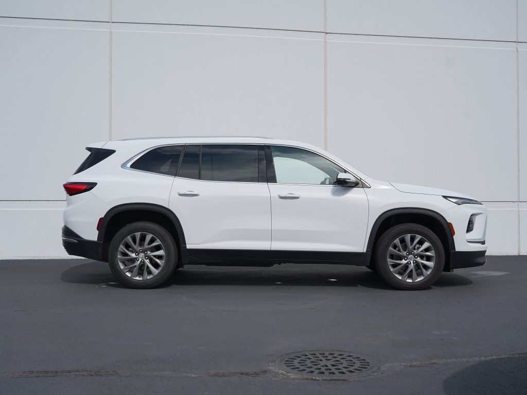 Certified 2026 Buick Enclave Preferred AWD/4WD image 2
