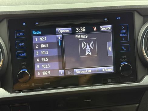 Used 2017 Toyota Tacoma TRD Off-Road w/ Tow Package (A/T) image 21