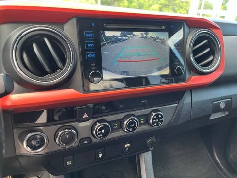 Used 2016 Toyota Tacoma TRD Off-Road w/ Towing Package AWD/4WD image 25