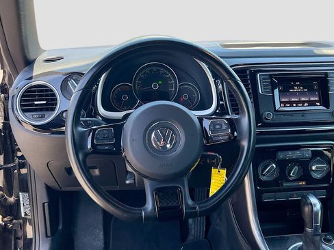 Used 2018 Volkswagen Beetle 2.0T S FWD image 11