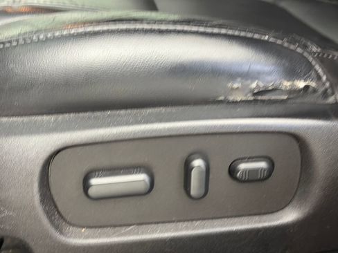 Used 2015 Ford Explorer XLT w/ Equipment Group 202A image 25