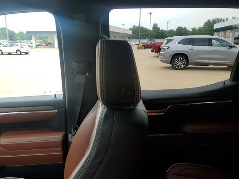 Used 2024 GMC Sierra 1500 Denali Ultimate image 12