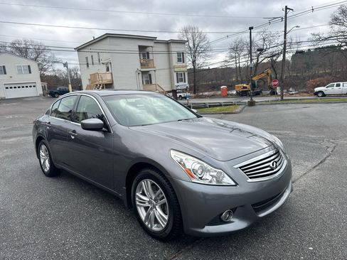 Used 2013 INFINITI G37 x Sedan w/ Premium Pkg image 5