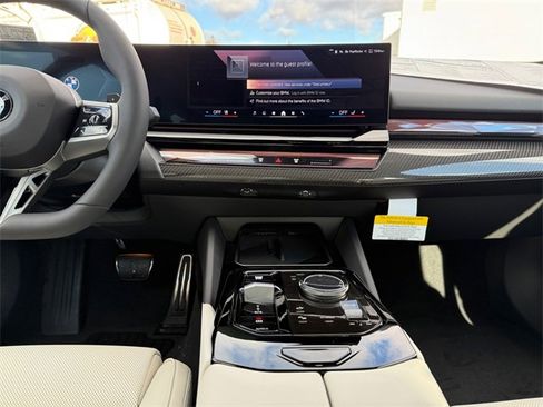 New 2026 BMW 540i xDrive w/ M Sport Package image 11