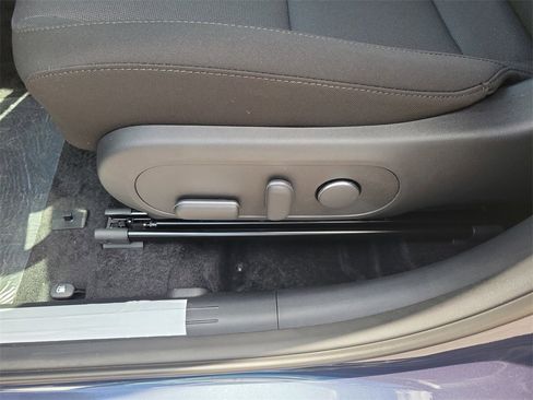 Certified 2025 Hyundai Kona SEL FWD image 10