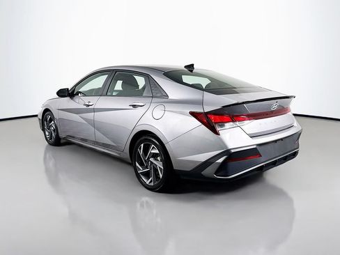 Used 2025 Hyundai Elantra Sport FWD image 6